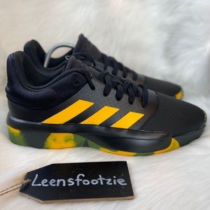 New Adidas Men’s Pro Adversary Low Basketball Shoe